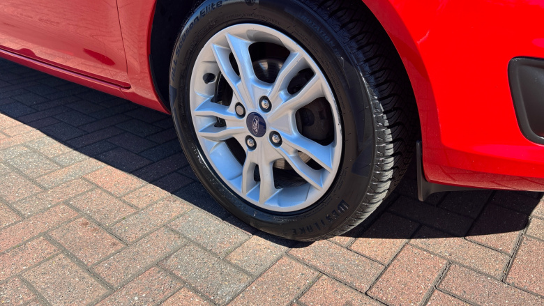 Ford Fiesta 1.25 82 Zetec 5dr Petrol Hatchback